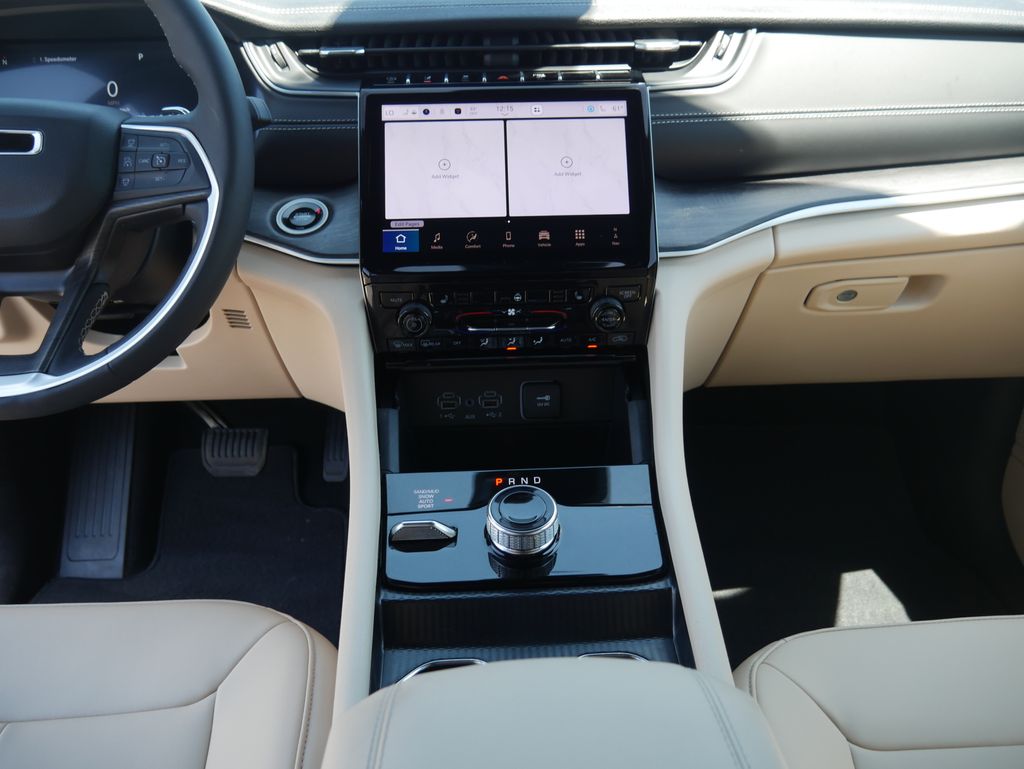 Thumbnail: 2025 Jeep Grand Cherokee - 30