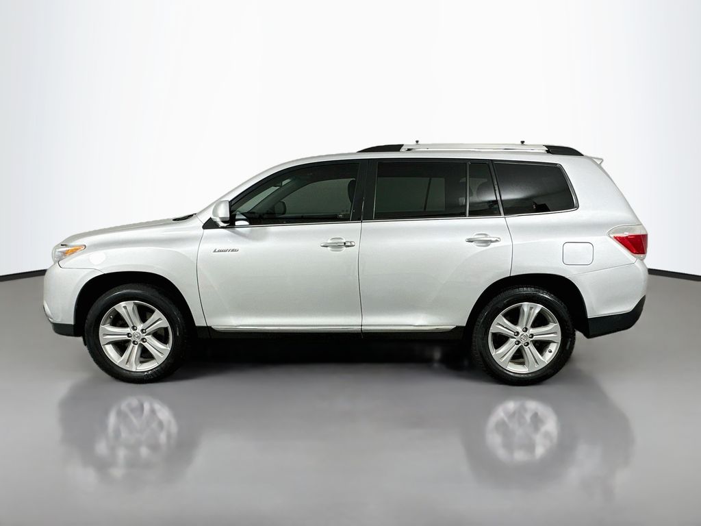 Thumbnail: 2013 Toyota Highlander - 8