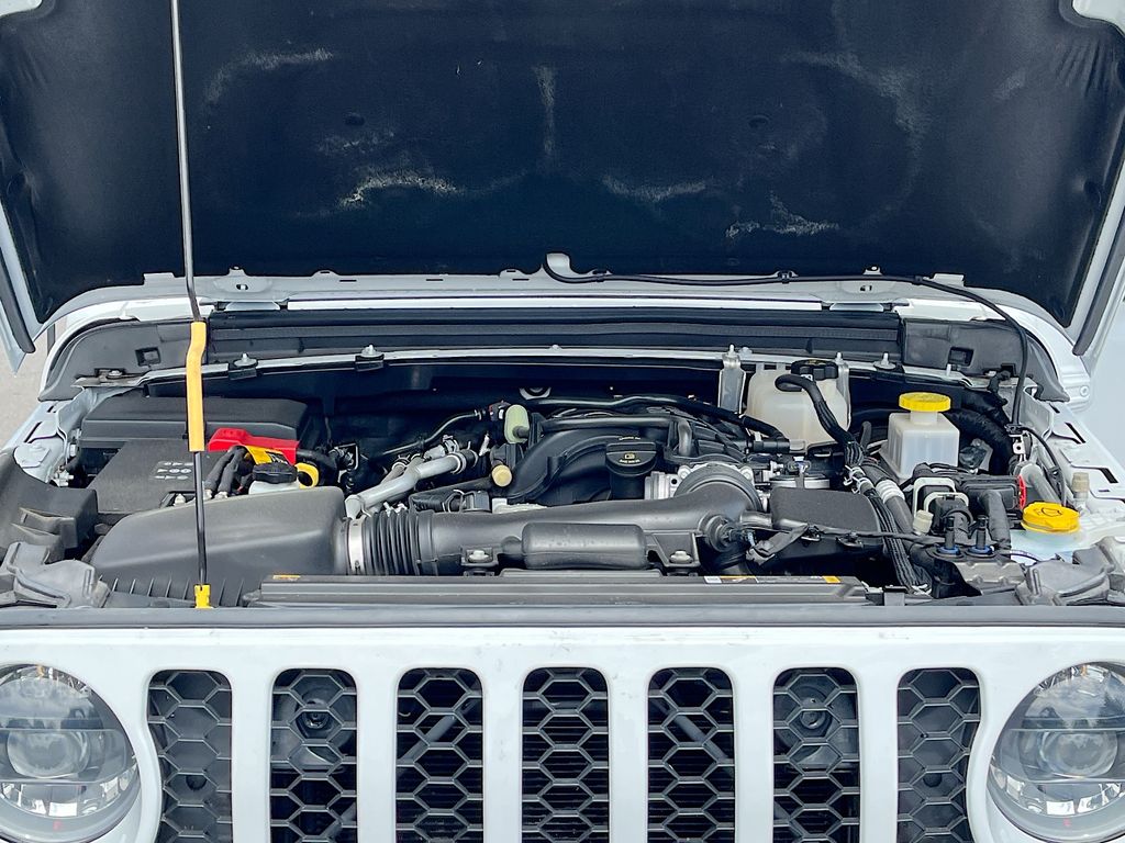 Used 2023 White Jeep Sport S image 30