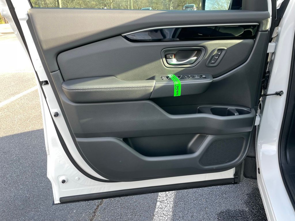 Thumbnail: 2026 Honda Pilot - 24