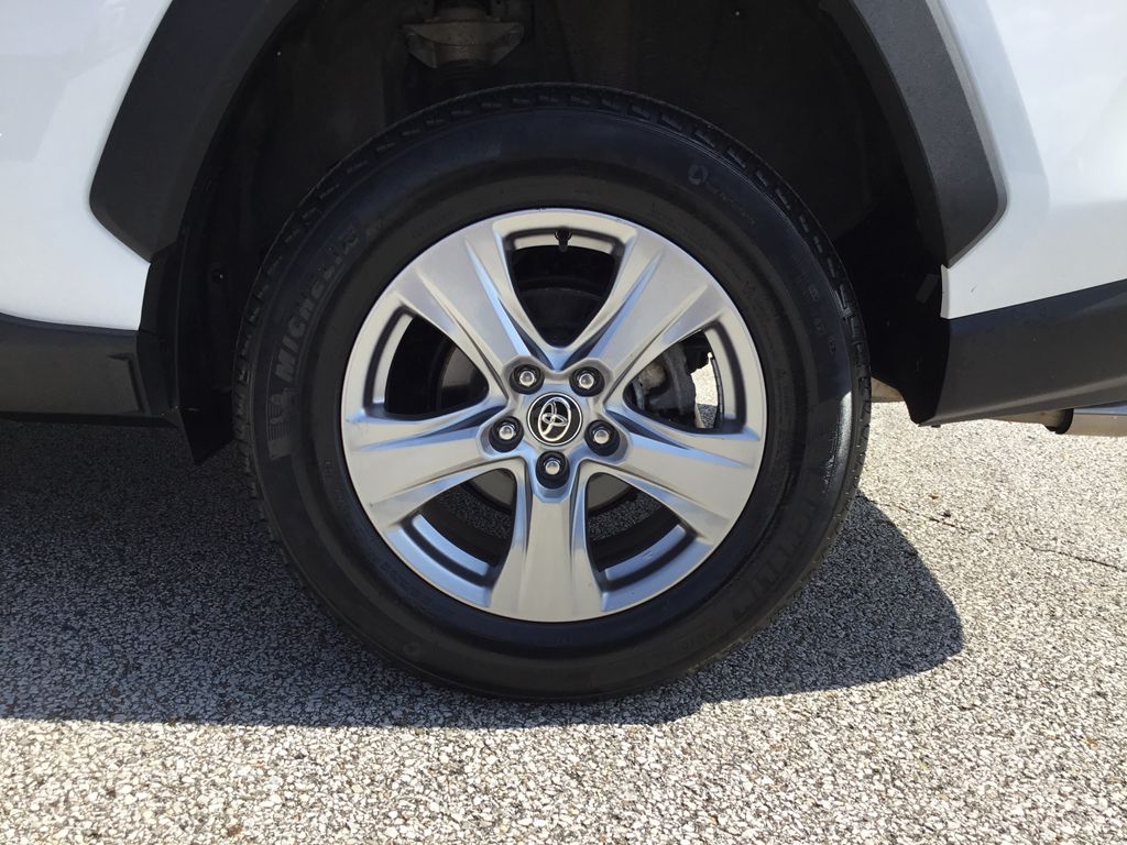 Thumbnail: 2024 Toyota RAV4 - 10