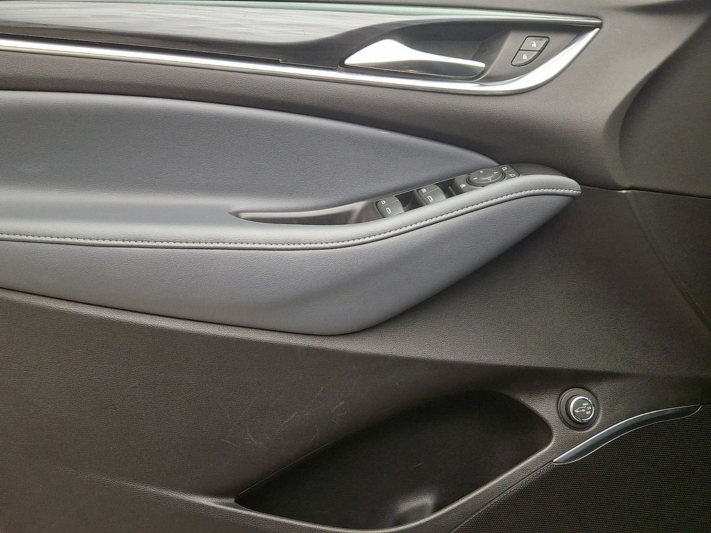 Thumbnail: 2022 Buick Enclave - 13