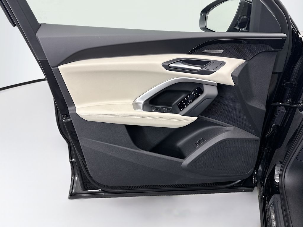 Thumbnail: 2025 Audi Q5 - 23