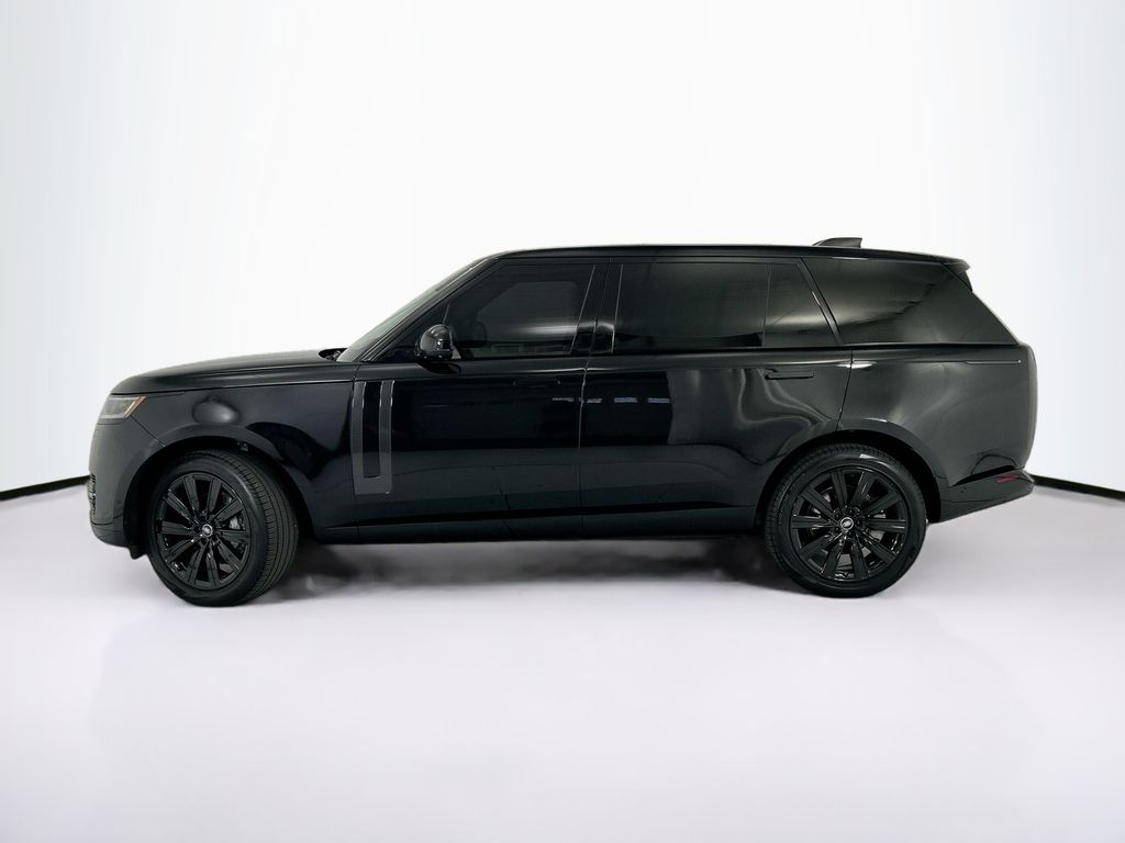 Used 2025  Land Rover SE image 8