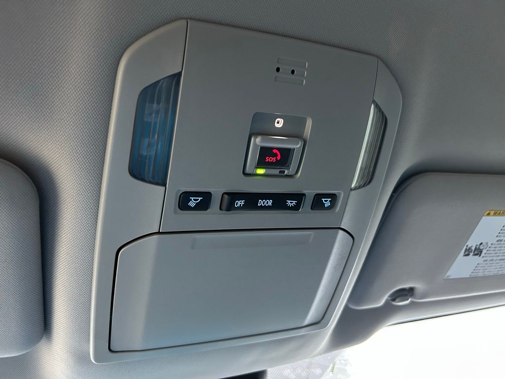 Thumbnail: 2021 Toyota Highlander - 31