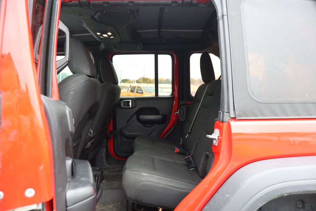 Thumbnail: 2019 Jeep Wrangler - 32