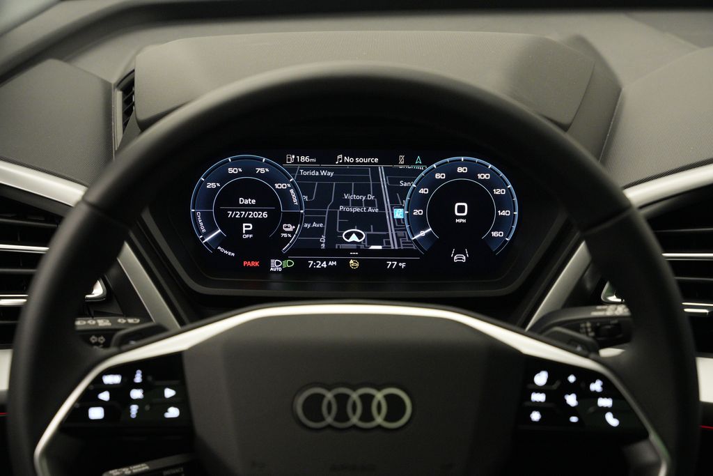 Thumbnail: 2023 Audi Q4 e-tron - 10