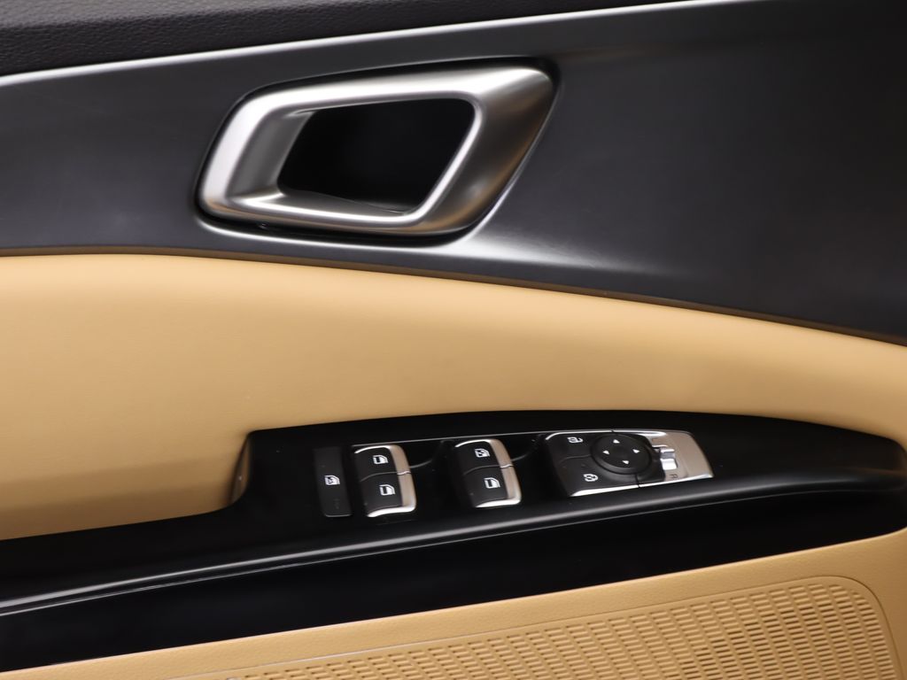 Thumbnail: 2023 Kia Carnival - 24