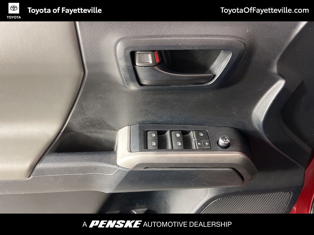 Thumbnail: 2016 Toyota Tacoma - 24