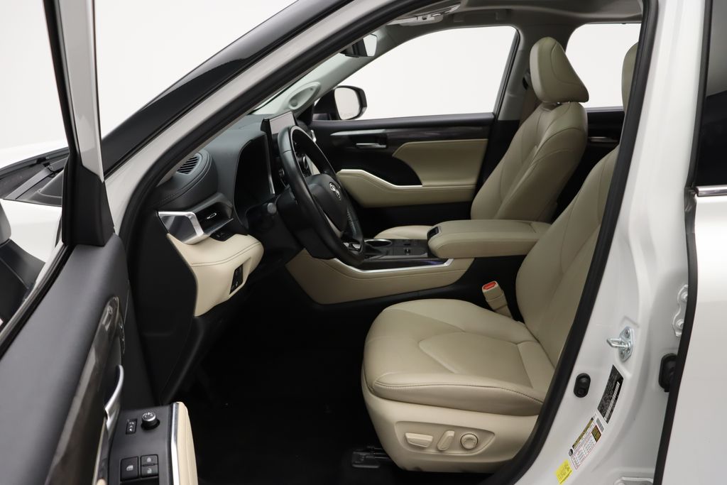2023 Toyota Highlander Limited 14