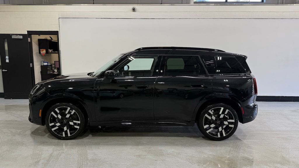 Thumbnail: 2027 MINI Cooper Countryman - 2