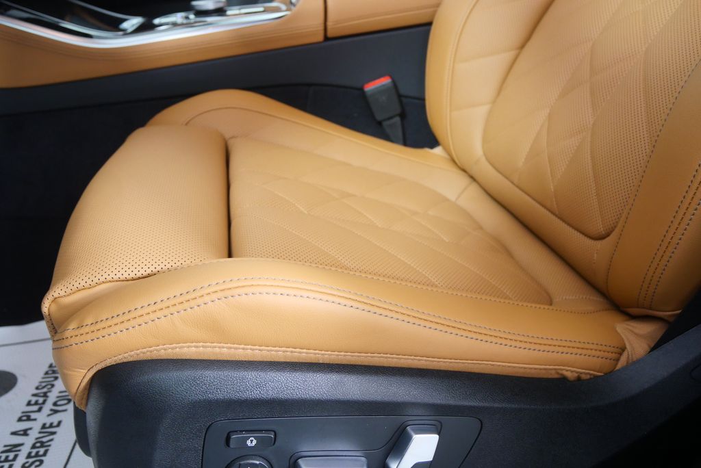 Thumbnail: 2026 BMW X5 - 10