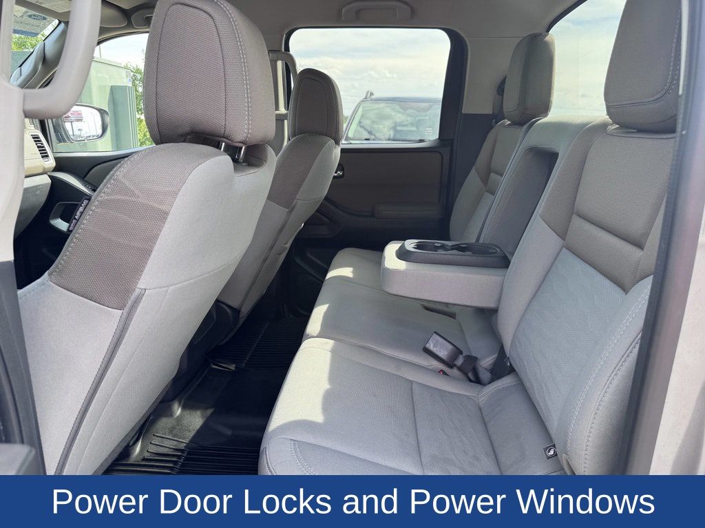 2023 Nissan Frontier Crew Cab SV 4x4