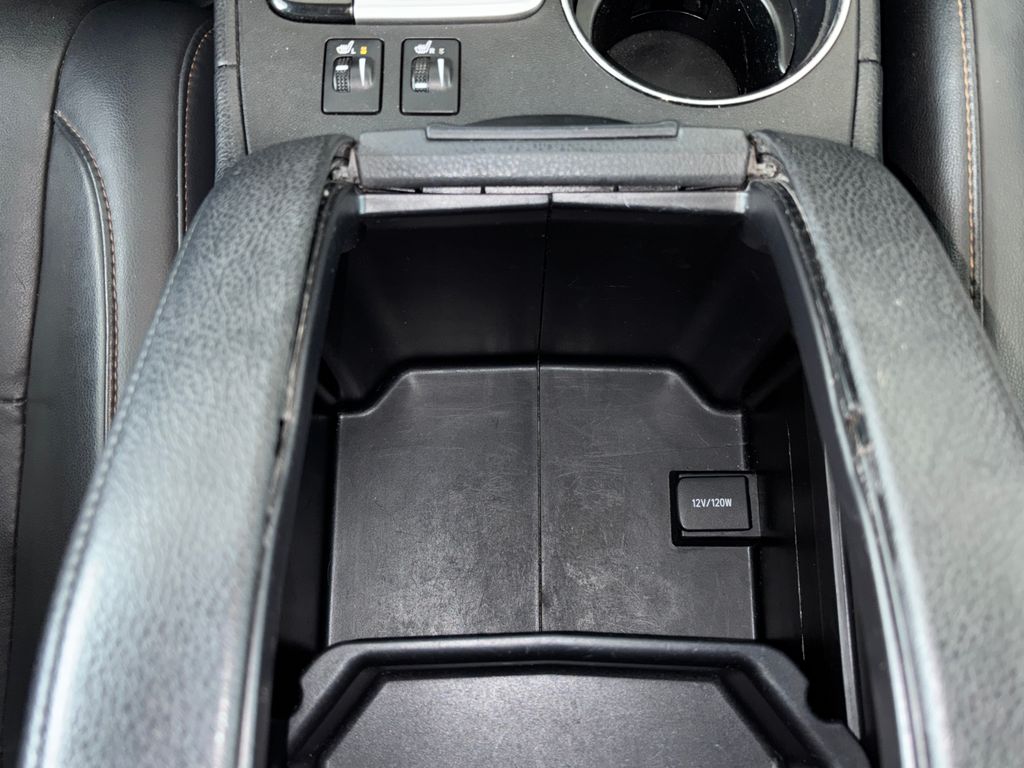 Thumbnail: 2019 Toyota Highlander - 18