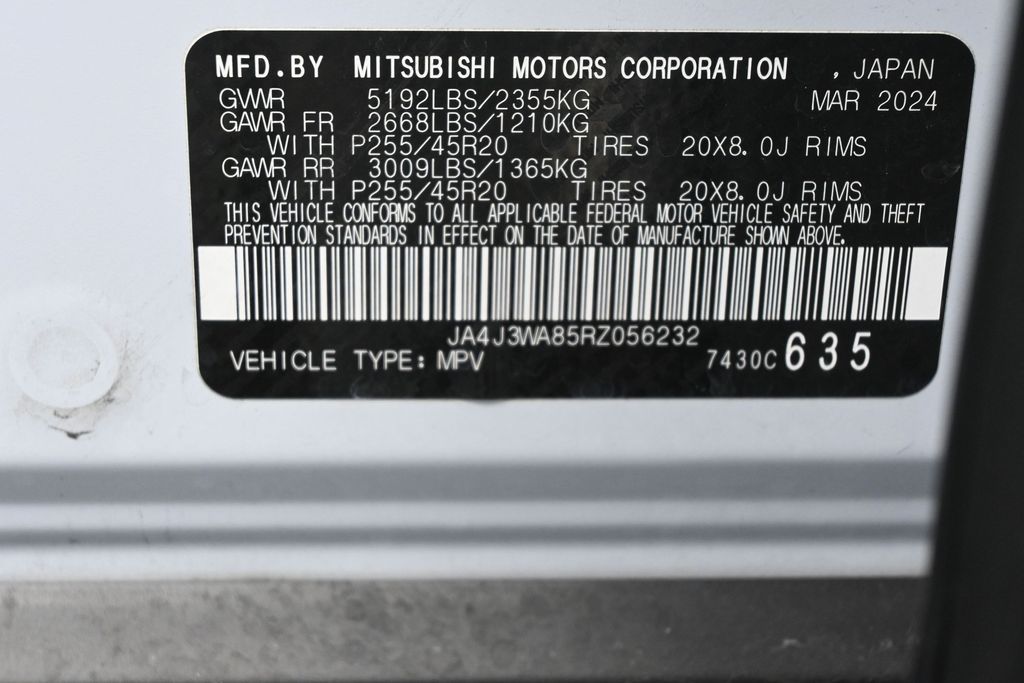 Used 2024 White Mitsubishi SEL image 13