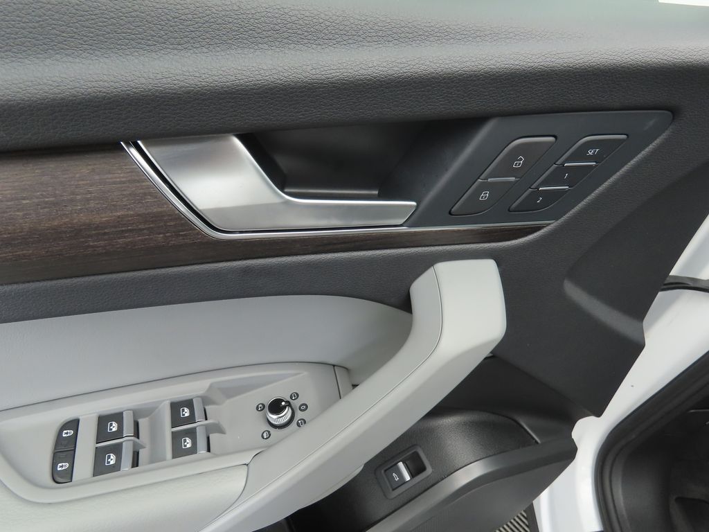 2024 Audi Q5 e Premium 23