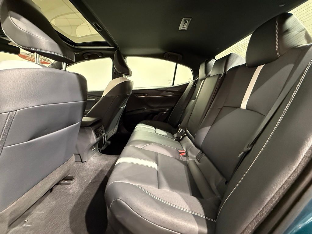 Thumbnail: 2025 Toyota Camry - 19