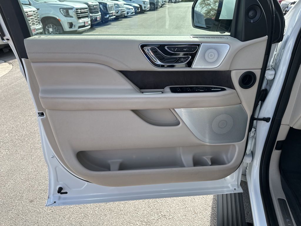 Used Car 2020 Lincoln Navigator L  L Reserve For Sale Under $35,000 In Austin, Texas