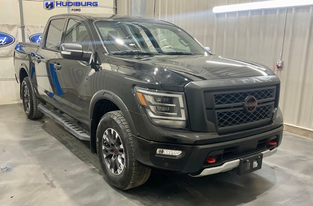 2023 Nissan Titan PRO-4X Crew Cab 4WD