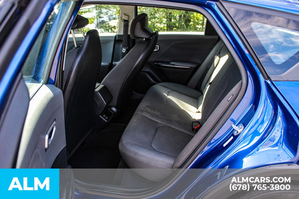 Used 2025 Blue Kia LXS image 18