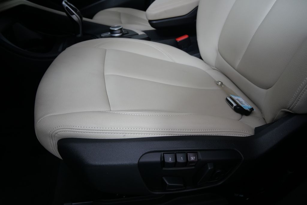 2022 BMW X1 xDrive28i 8