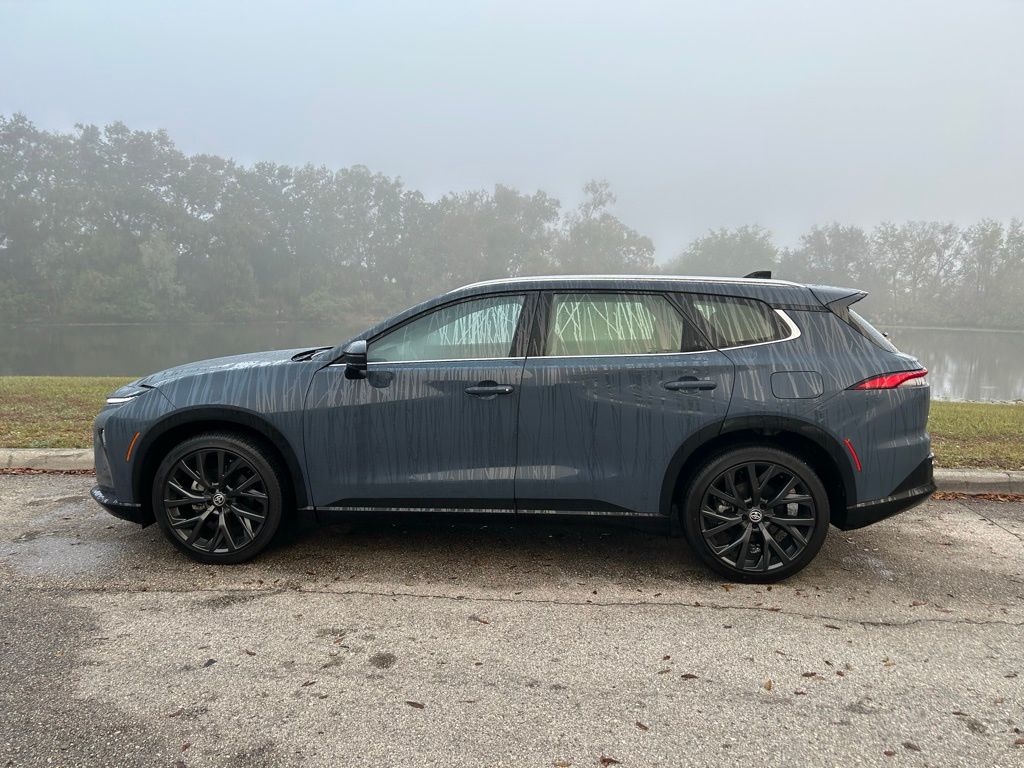 Thumbnail: 2025 Toyota Crown Signia - 2