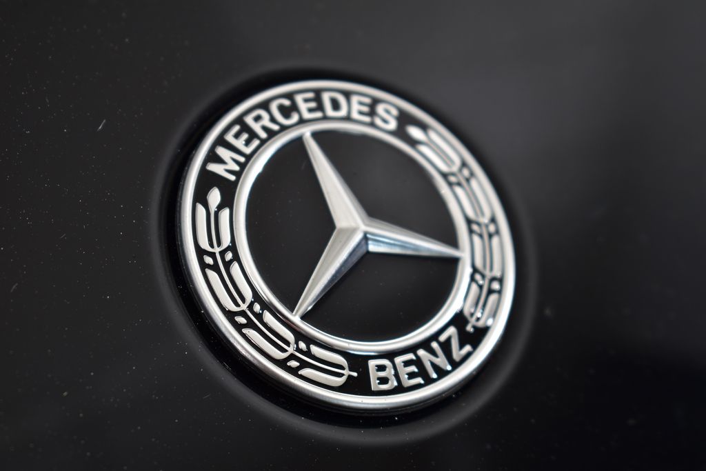 Thumbnail: 2025 Mercedes-Benz C-Class - 10