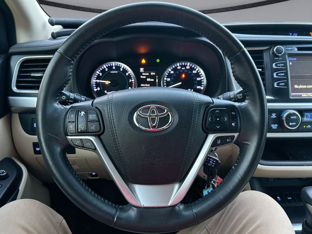 Thumbnail: 2017 Toyota Highlander - 15