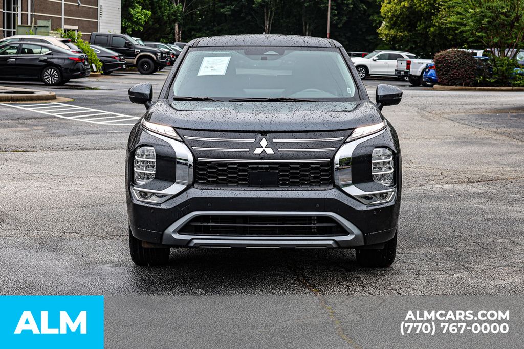 Used 2025 Gray Mitsubishi SE image 11