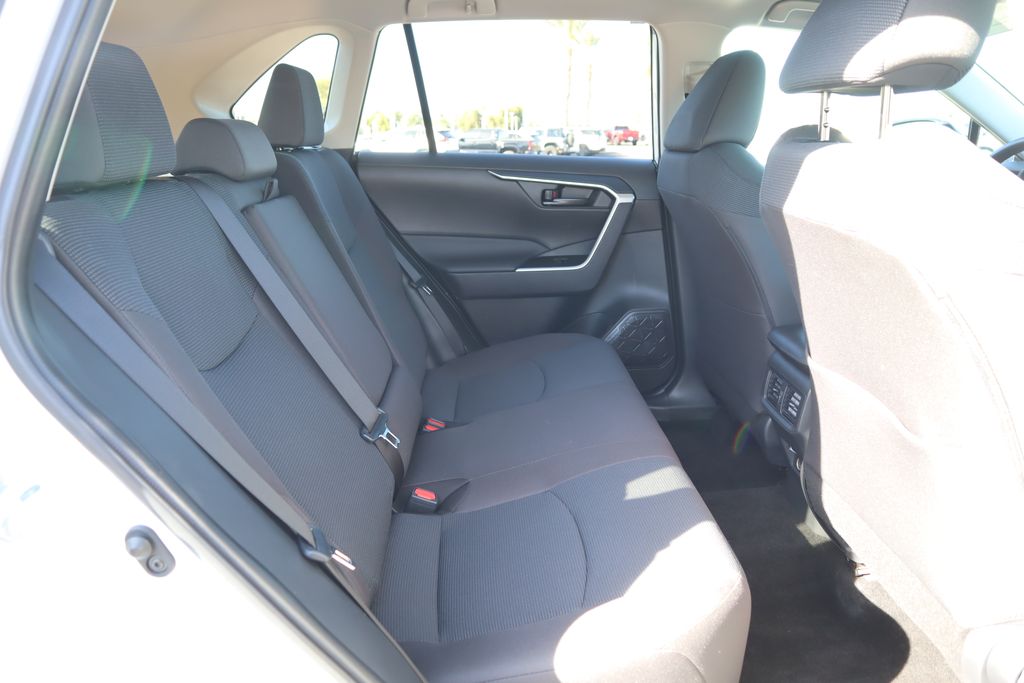 Thumbnail: 2025 Toyota RAV4 - 21