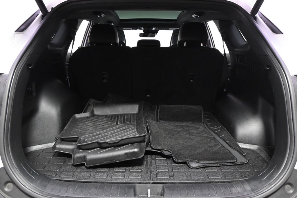 Used 2024 White Kia X-Line image 19