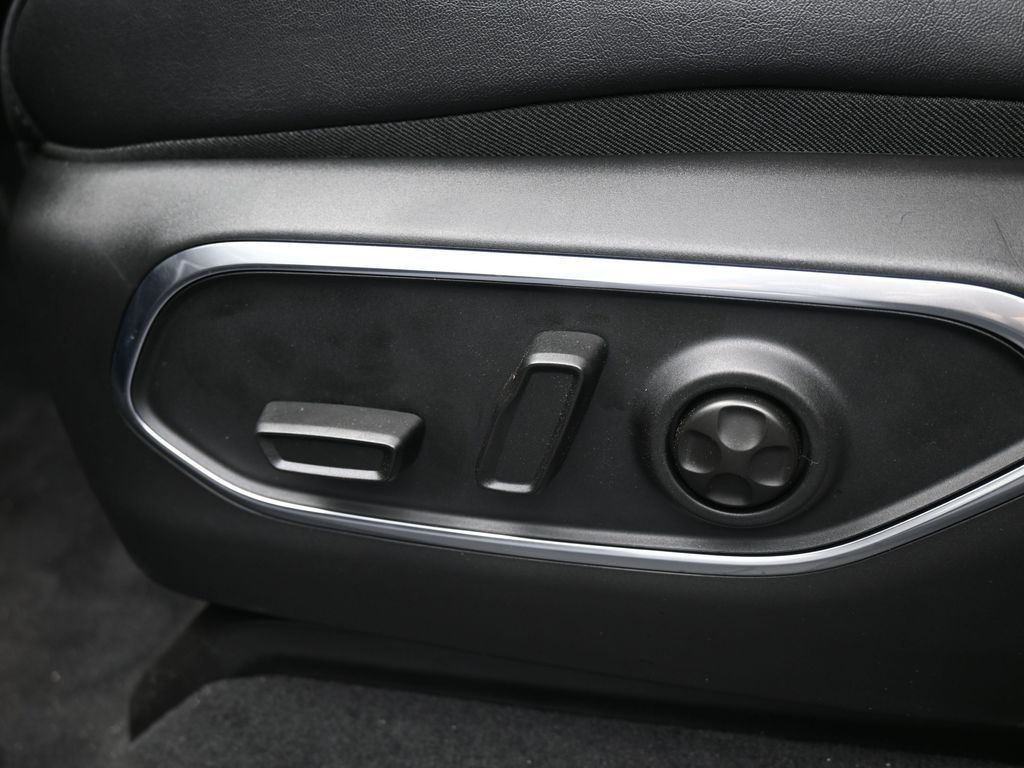 New 2026 High Gloss Black Jeep Limited Altitude image 12