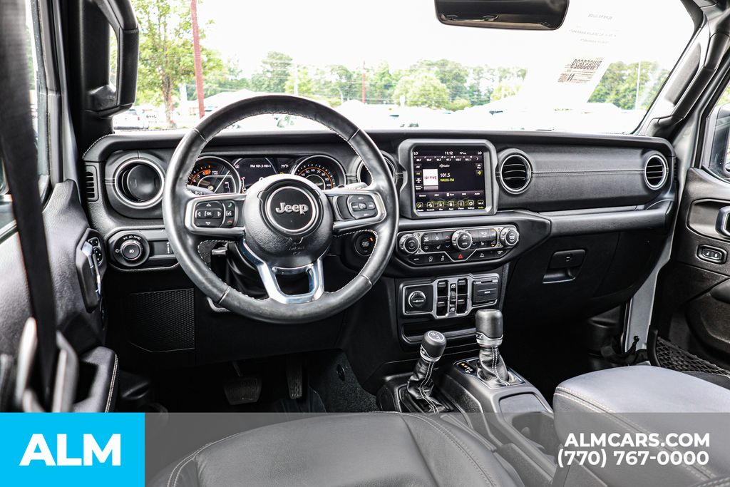 Used 2023 Silver Jeep Sahara image 27