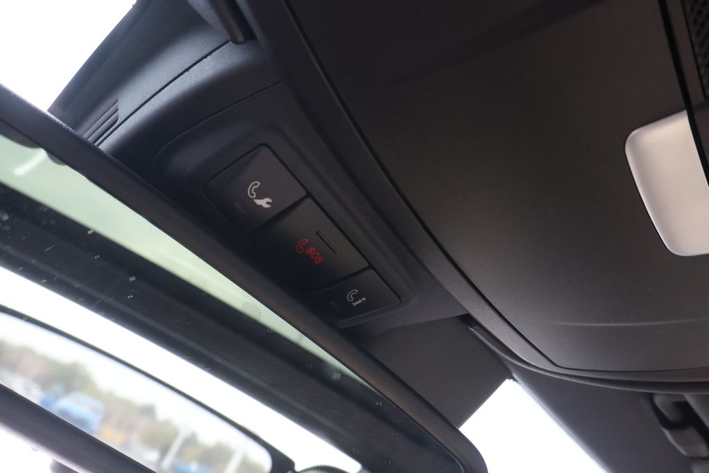 Thumbnail: 2016 Mercedes-Benz SLK - 31