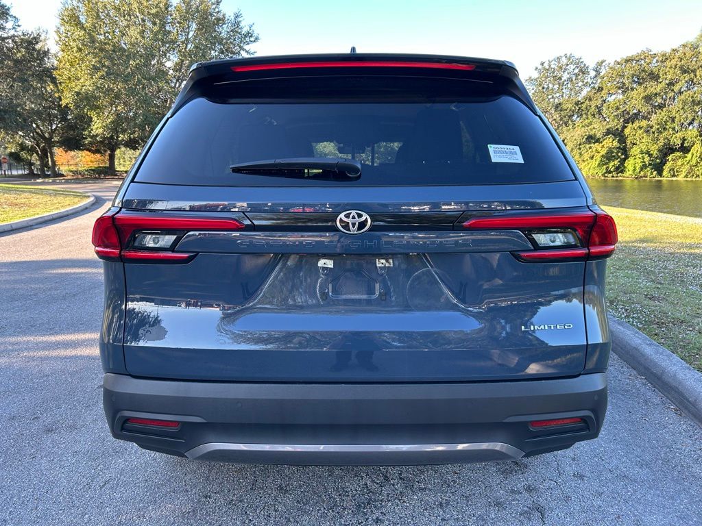 Thumbnail: 2024 Toyota Grand Highlander - 4