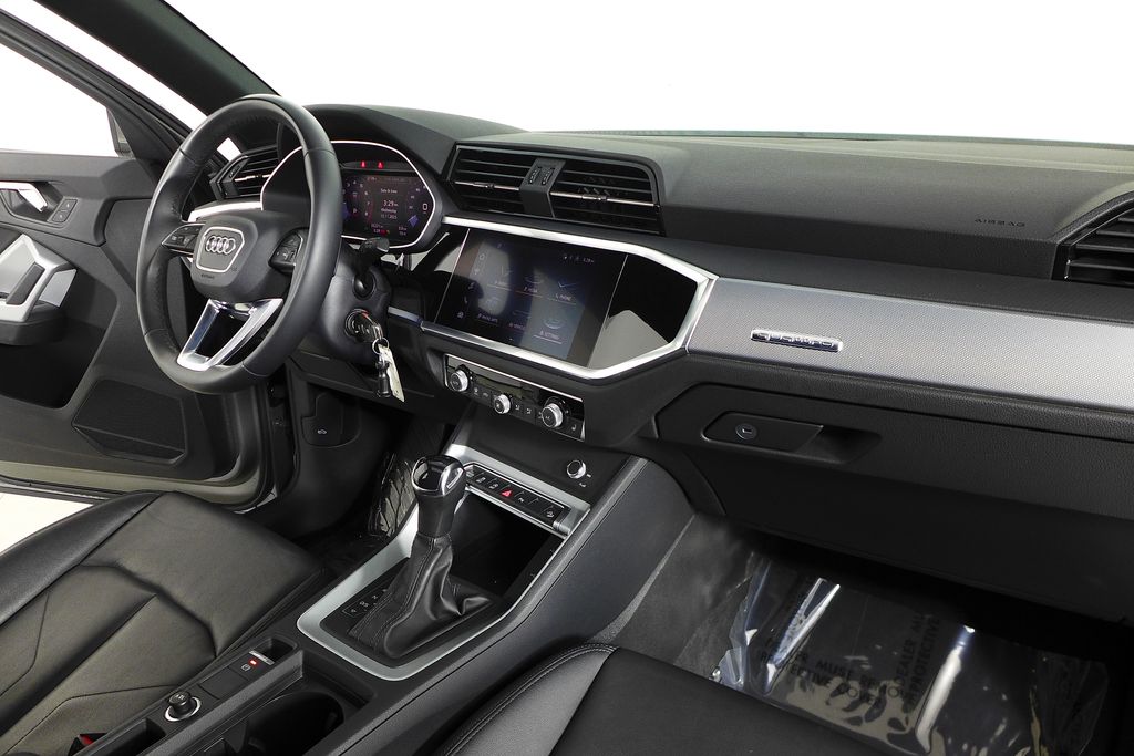 Thumbnail: 2022 Audi Q3 - 13