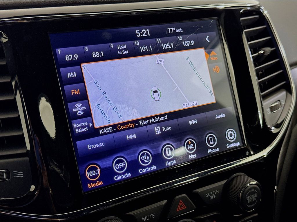 Thumbnail: 2021 Jeep Grand Cherokee - 15