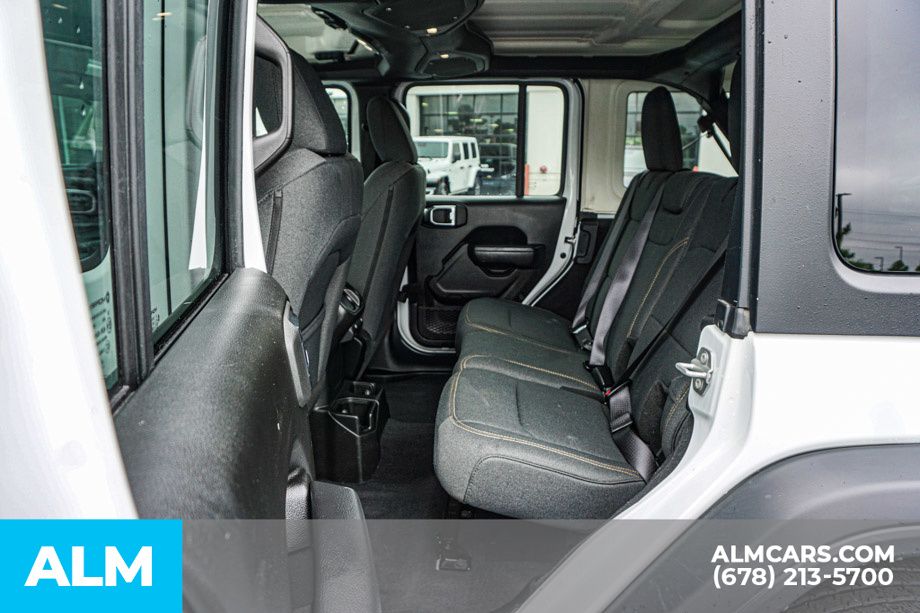 Used 2025 White Jeep Sport S image 21