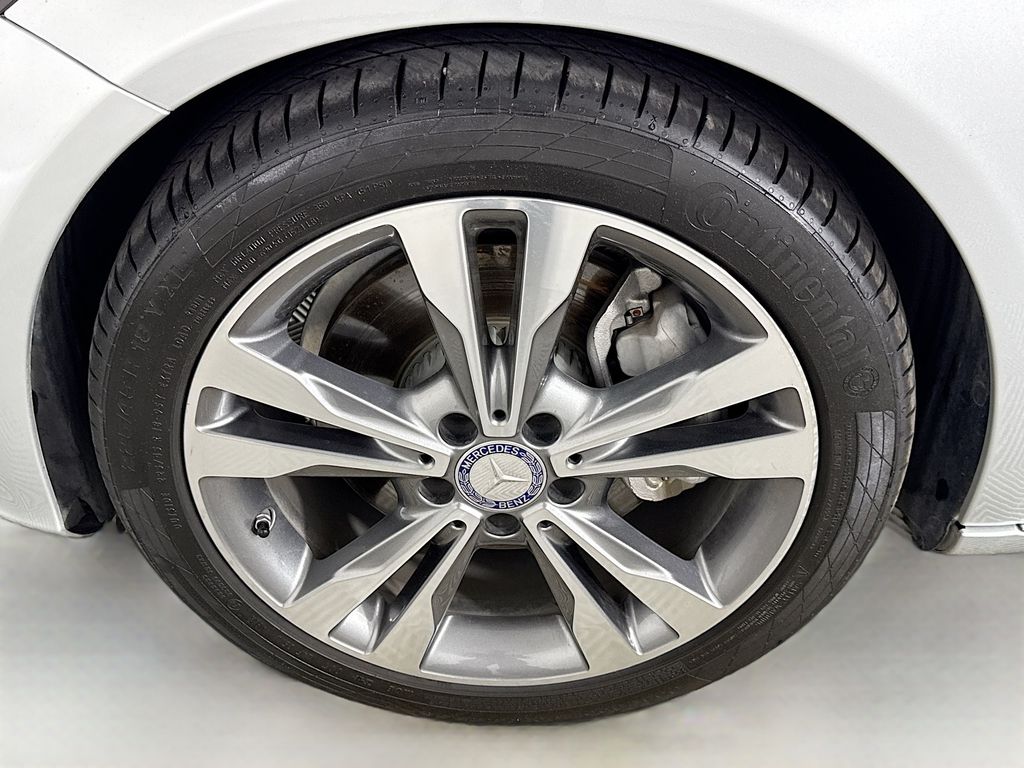 Thumbnail: 2016 Mercedes-Benz C-Class - 29