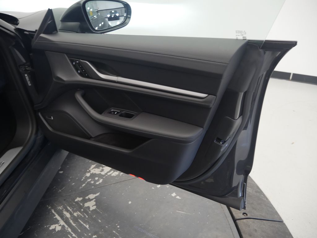 Thumbnail: 2026 Porsche Taycan - 20