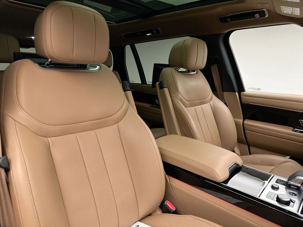 Thumbnail: 2023 Land Rover Range Rover - 18