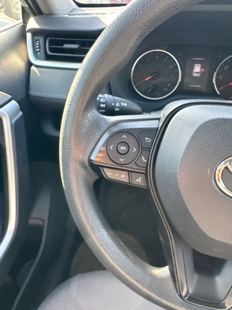 Thumbnail: 2019 Toyota RAV4 - 13