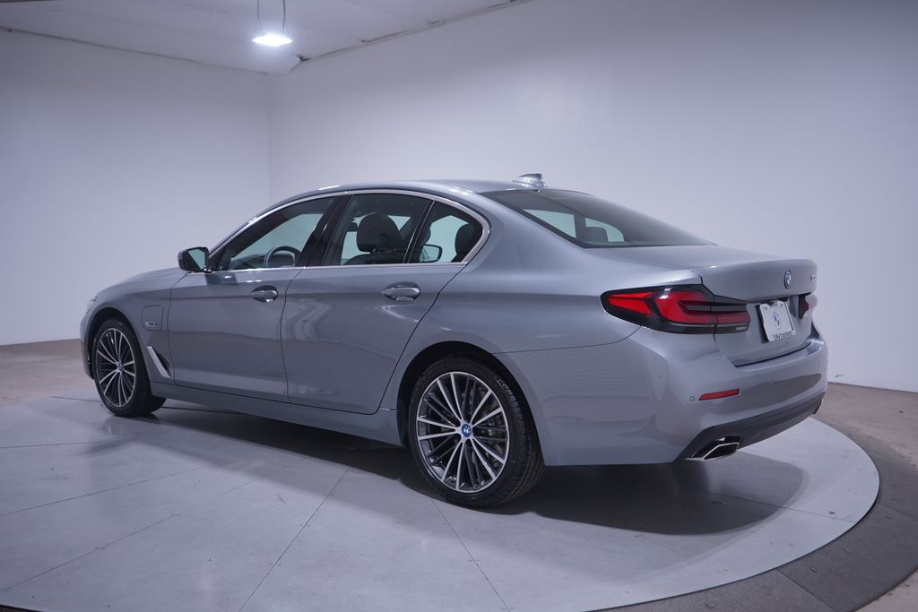 Thumbnail: 2023 BMW 5 Series - 3