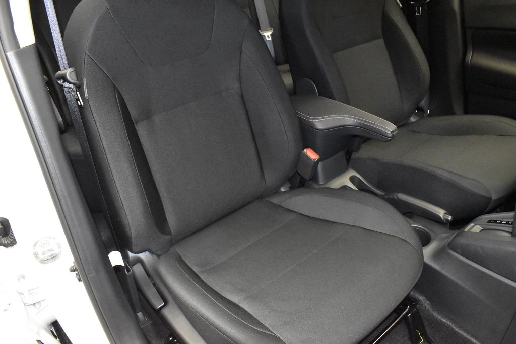 Thumbnail: 2025 Nissan Kicks - 24