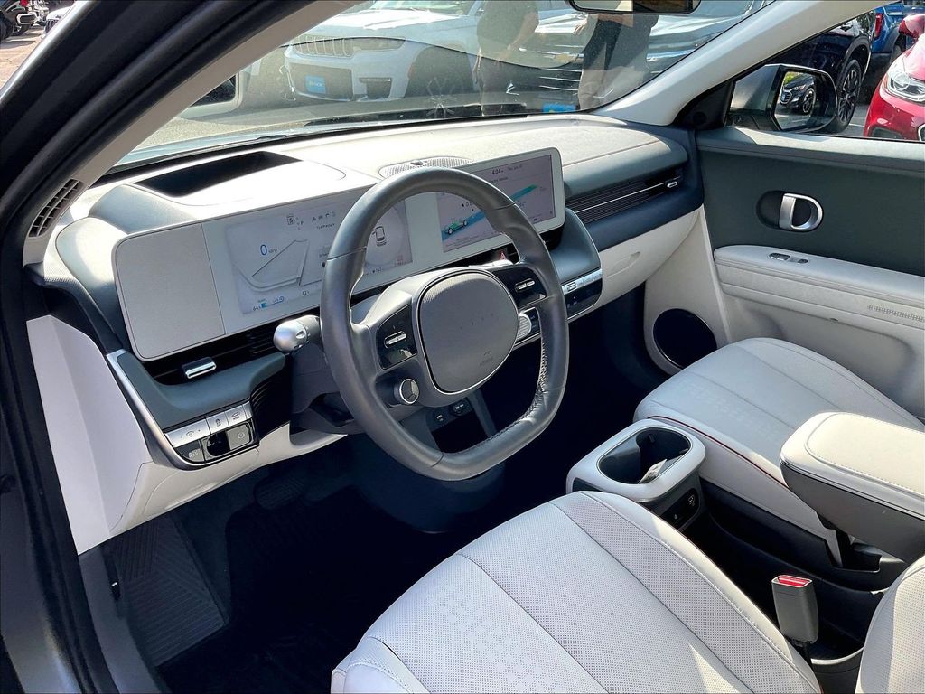 2022 Hyundai IONIQ 5 — photo 8
