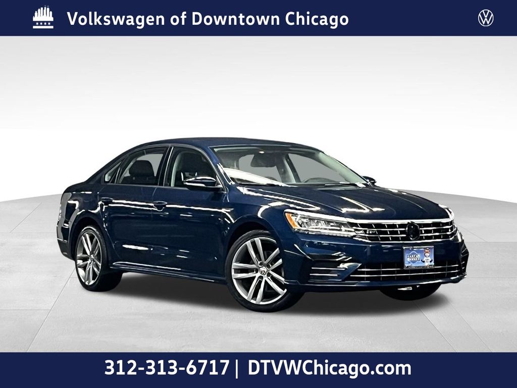 2018 Volkswagen Passat 2.0T R-Line Auto's photo