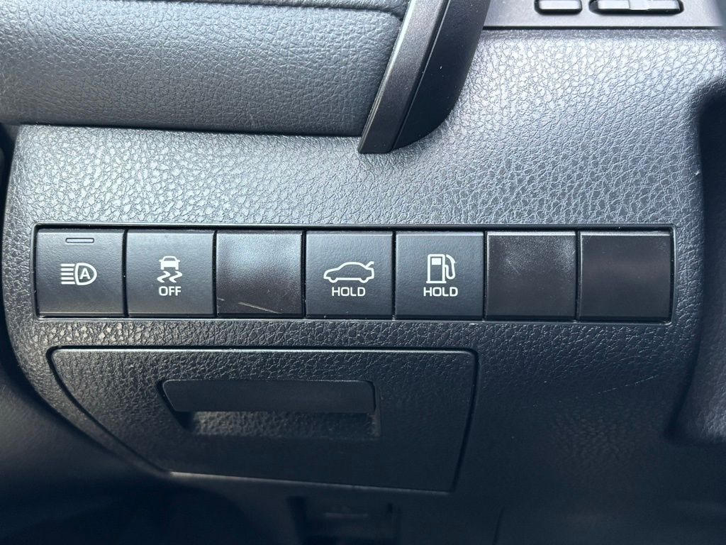 2023 Toyota Camry LE photo