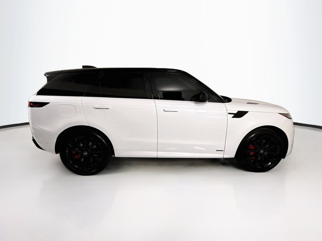 Thumbnail: 2025 Land Rover Range Rover Sport - 4