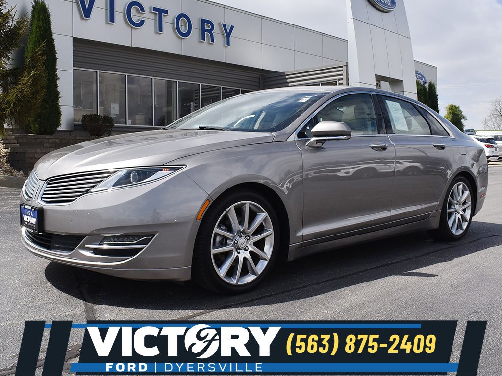 Luxe Metallic 2016 Lincoln MKZ FWD Sedan Front-Wheel Drive 6-Speed Automatic