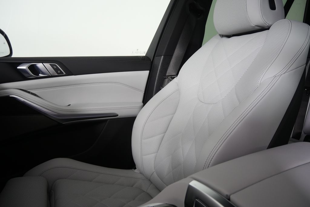 Thumbnail: 2026 BMW X5 - 23